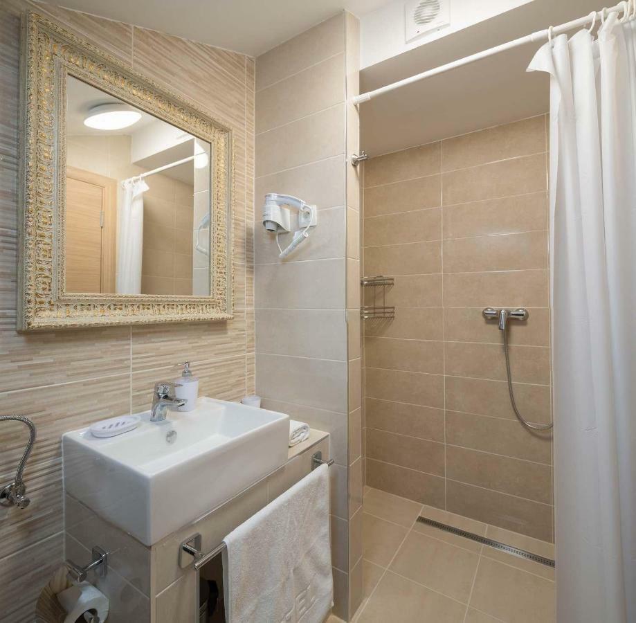 Villa Charlotte 奥米什 外观 照片